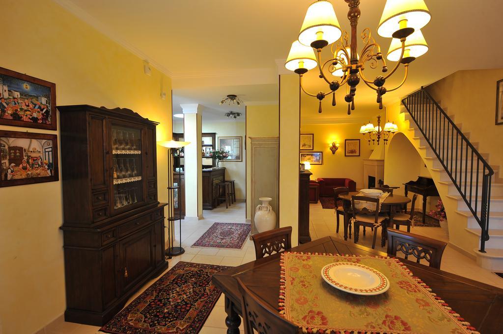 בית הארחה מרטינה פרנקה 	Relais Casabella מראה חיצוני תמונה
